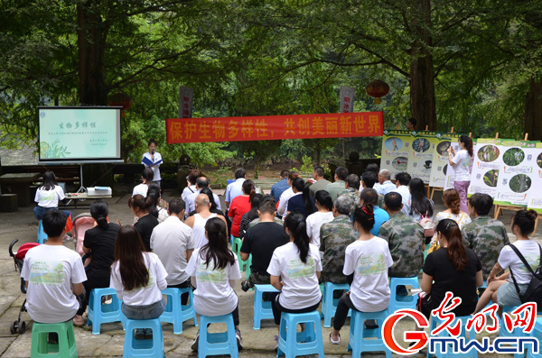 beat365在线唯一官网登录师生助力直播带货 江津柿子村2小时获赞8.4万